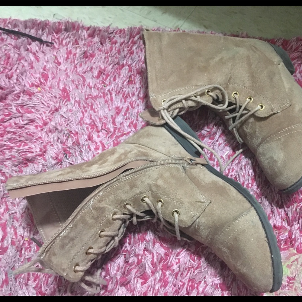 Shoes - Picture 3 of 6